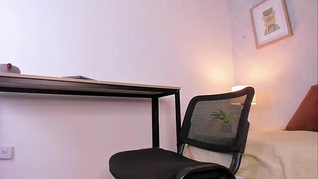 Caroline dh online show from May 14, 11:39 am