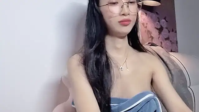 Lili-2 online show from May 19, 6:36 pm
