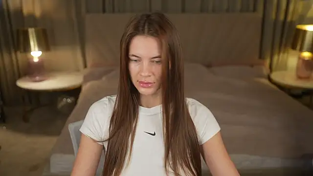 Julia  Star  online show from September 30, 7:24 am