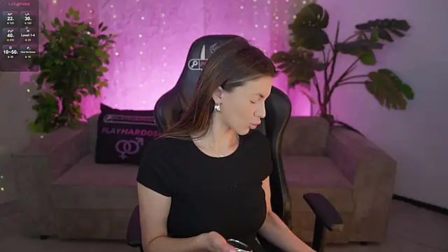 Snapshot of Julia__Star_ chatting on July 1, 7:43 am Julia Star online show from July 1, 7:43 am
