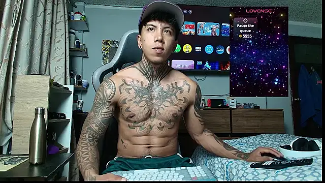 Nickhot0609 online show from January 12, 4:07 am