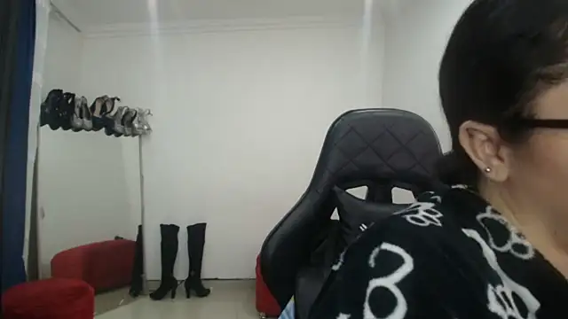 Madame Shein  online show from February 14, 9:21 pm