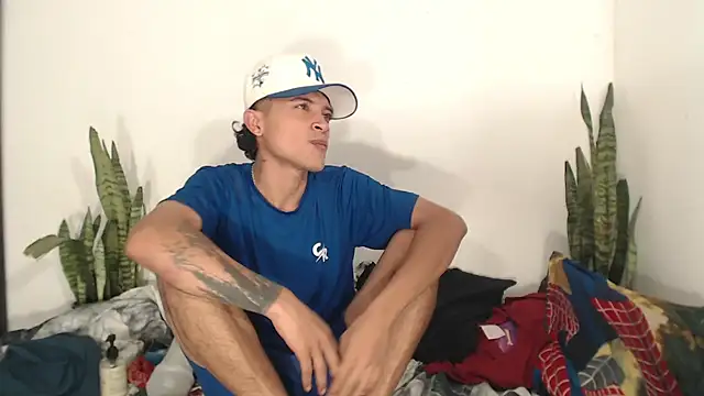 Edward Milleer online show from October 6, 1:47 am