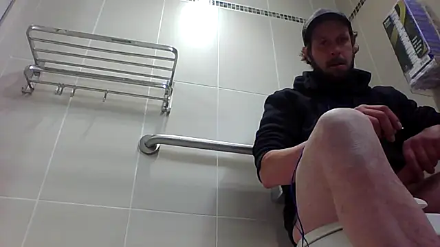 Snapshot of axelongshaft69 chatting on January 11, 12:26 am axelongshaft69 online show from January 11, 12:26 am