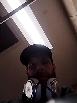 Snapshot of axelongshaft69 chatting on March 12, 2:29 am axelongshaft69 online show from March 12, 2:29 am