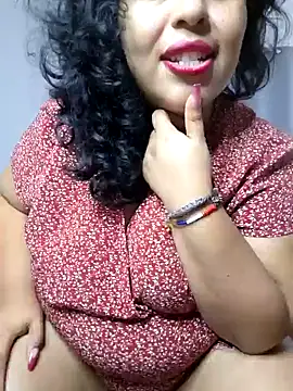 Snapshot of Leslyrosa chatting on February 2, 11:21 pm Leslyrosa online show from February 2, 11:21 pm