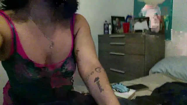 Snapshot of princessbaby777 chatting on May 15, 2:29 am princessbaby777 online show from May 15, 2:29 am