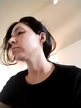 mielikki001 online show from December 13, 9:30 pm