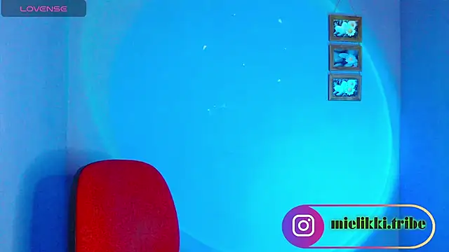 mielikki001 online show from December 21, 6:41 am