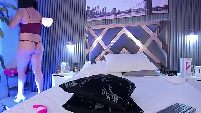 Snapshot of bella_raiderr chatting on February 4, 6:46 am bella raiderr online show from February 4, 6:46 am