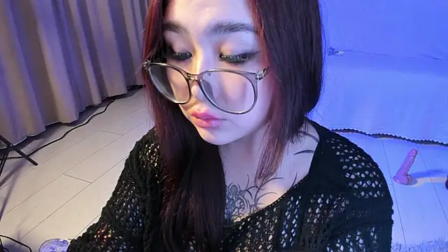 Yuriko May online show from January 10, 9:42 pm
