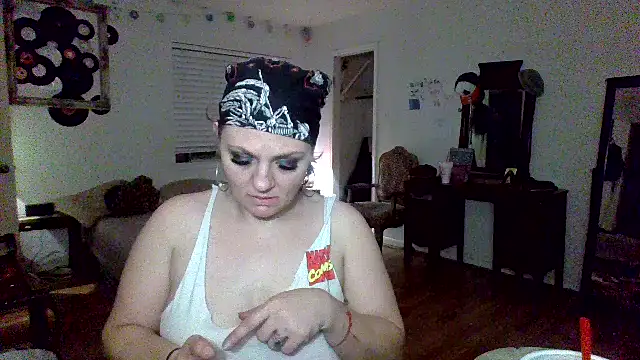 sophiarica online show from May 8, 5:02 am