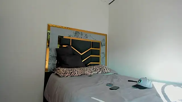 MattDevon online show from October 6, 9:23 pm