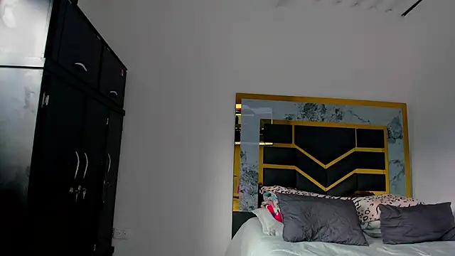 MattDevon online show from October 17, 10:01 pm