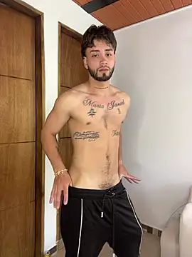 Snapshot of MattDevon chatting on March 20, 5:07 pm MattDevon online show from March 20, 5:07 pm