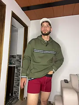 Snapshot of MattDevon chatting on March 24, 1:32 am MattDevon online show from March 24, 1:32 am