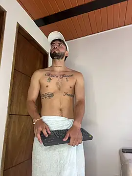 Snapshot of MattDevon chatting on March 24, 3:50 pm MattDevon online show from March 24, 3:50 pm