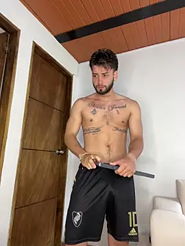 Snapshot of MattDevon chatting on March 30, 4:41 pm MattDevon online show from March 30, 4:41 pm