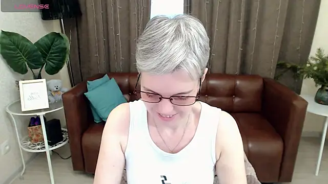 Cutie Erikaa1 online show from January 9, 8:24 am