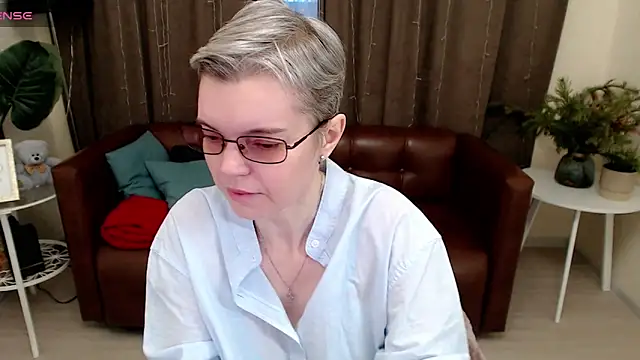 Cutie Erikaa1 online show from January 11, 5:31 am