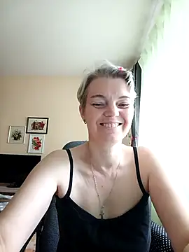 Cutie Erikaa1 online show from June 16, 3:53 am