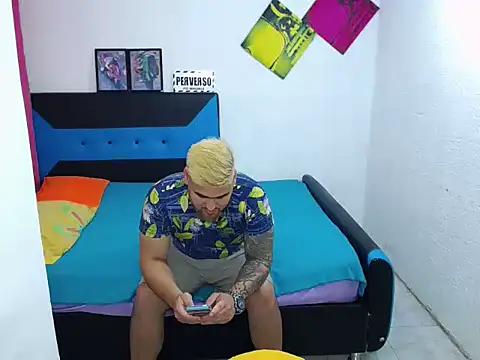 pitbullveryhot online show from December 1, 4:29 pm