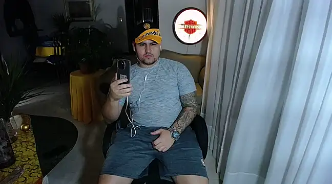 pitbullveryhot online show from February 10, 9:58 am