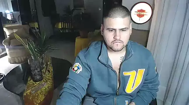 pitbullveryhot online show from February 13, 6:20 am