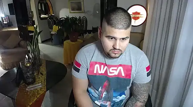 pitbullveryhot online show from February 21, 8:07 am
