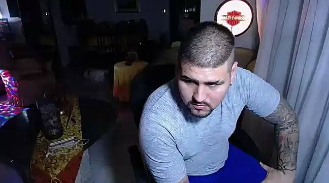 pitbullveryhot online show from February 26, 8:15 am
