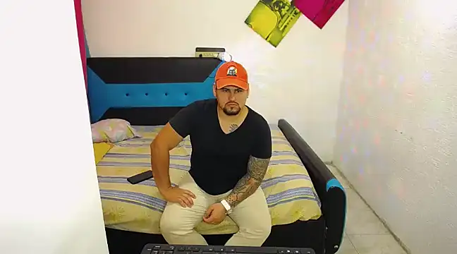 pitbullveryhot online show from March 20, 2:29 am
