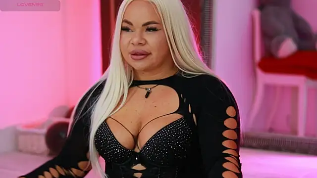 Snapshot of MissLilaa chatting on March 2, 5:47 pm MissLilaa online show from March 2, 5:47 pm