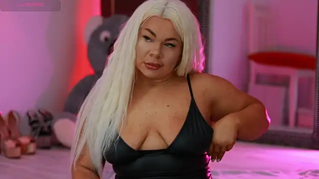 Snapshot of MissLilaa chatting on March 14, 5:24 pm MissLilaa online show from March 14, 5:24 pm