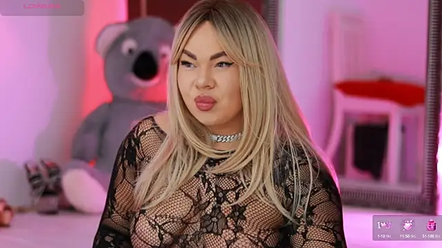 Snapshot of MissLilaa chatting on March 16, 5:28 pm MissLilaa online show from March 16, 5:28 pm