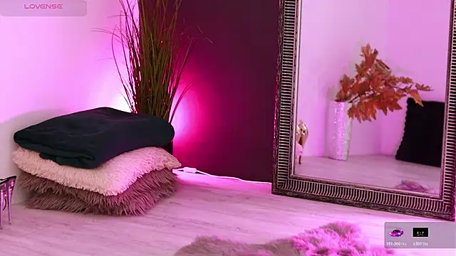 Snapshot of MissLilaa chatting on October 25, 3:51 pm MissLilaa online show from October 25, 3:51 pm