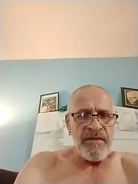 Snapshot of geilerschwanz64 chatting on May 7, 5:13 am geilerschwanz64 online show from May 7, 5:13 am