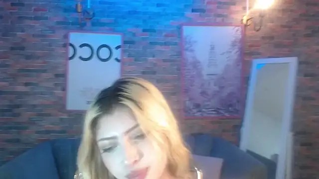 Snapshot of Kitty_fox_b chatting on January 21, 3:54 pm Kitty fox b online show from January 21, 3:54 pm