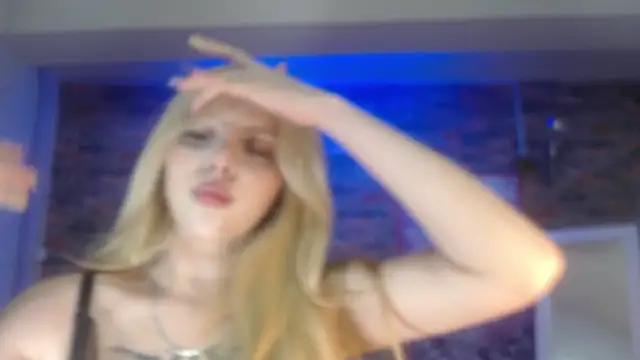 Snapshot of Kitty_fox_b chatting on February 11, 4:13 pm Kitty fox b online show from February 11, 4:13 pm