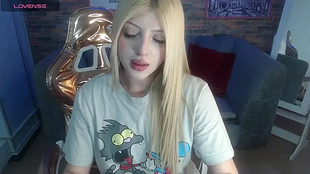 Snapshot of Kitty_fox_b chatting on February 24, 10:58 pm Kitty fox b online show from February 24, 10:58 pm