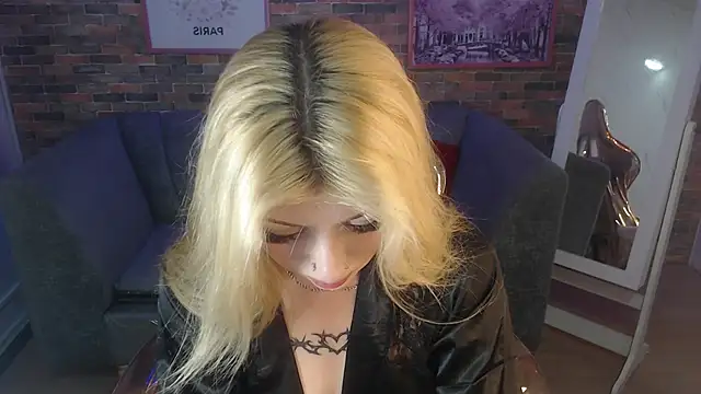 Snapshot of Kitty_fox_b chatting on February 27, 12:56 pm Kitty fox b online show from February 27, 12:56 pm