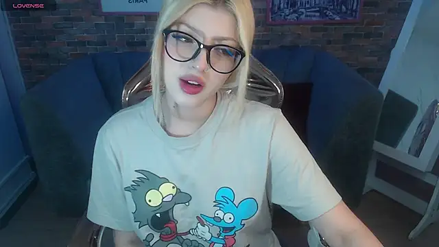 Snapshot of Kitty_fox_b chatting on March 10, 12:59 pm Kitty fox b online show from March 10, 12:59 pm