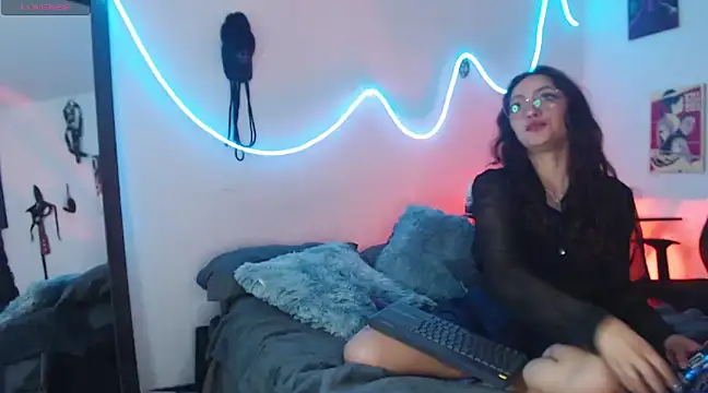 katianzayn online show from December 14, 4:56 am