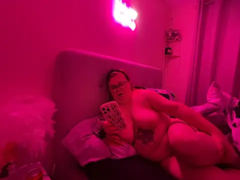 Tallulah-mae-xoxox online show from January 11, 3:13 am