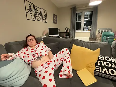 Tallulah-mae-xoxox online show from January 27, 6:31 pm
