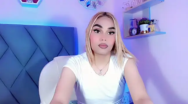 Hallyhott online show from December 3, 6:49 pm