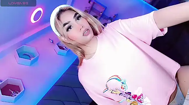 Hallyhott online show from December 19, 4:02 pm