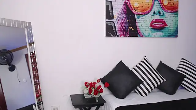 valery-rivas online show from February 4, 3:57 pm