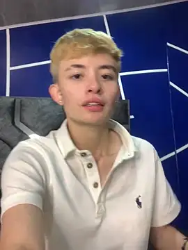 Snapshot of nico_18x chatting on February 6, 2:55 am nico 18x online show from February 6, 2:55 am