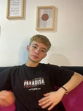 Snapshot of nico_18x chatting on February 6, 10:21 pm nico 18x online show from February 6, 10:21 pm