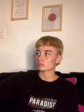 Snapshot of nico_18x chatting on February 7, 1:25 am nico 18x online show from February 7, 1:25 am